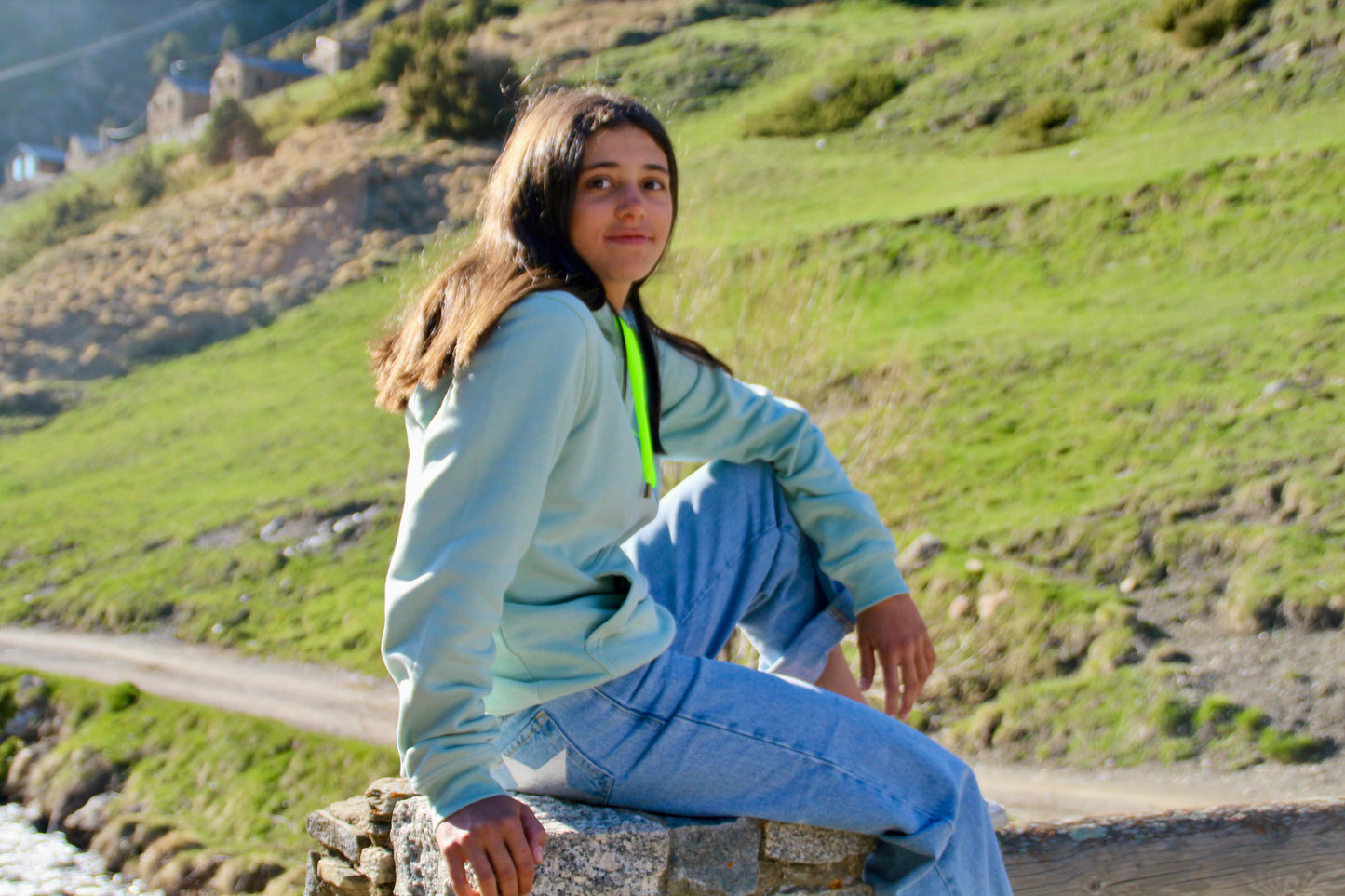 đ Sudadera Verde Pastel & Cordones FlĂșor