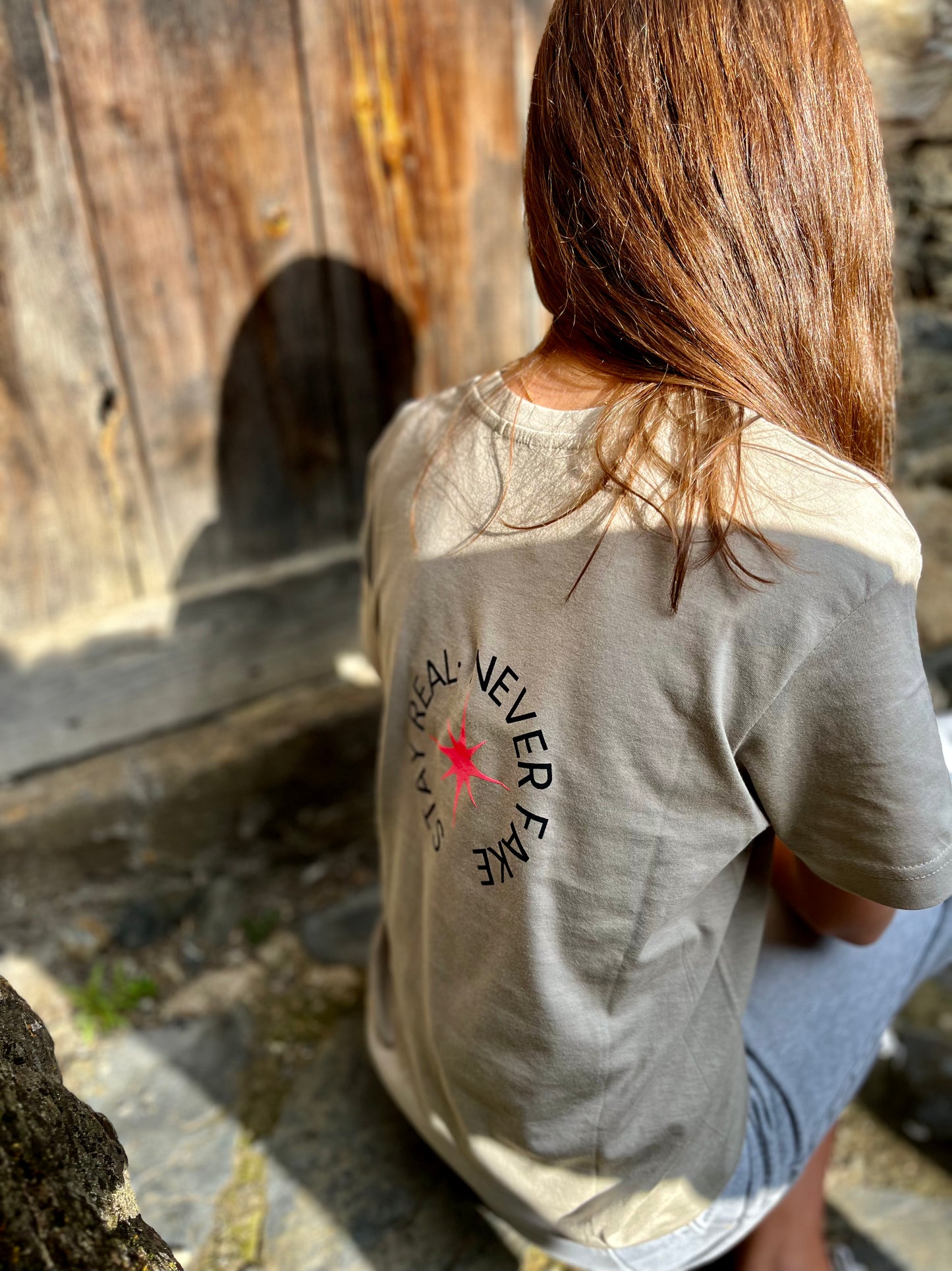 Camiseta Bloop Verde beige y Fucsia 🖤