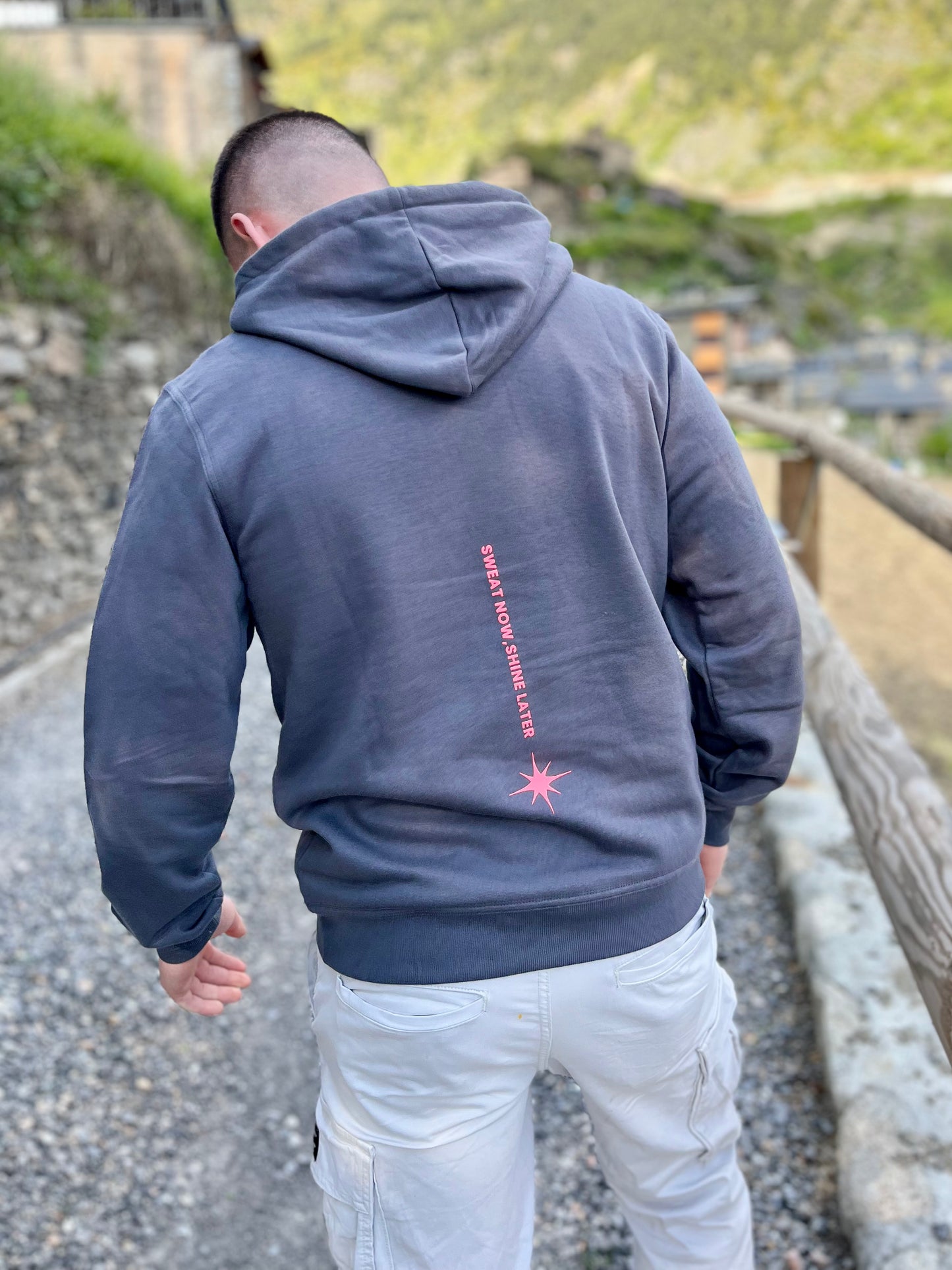 💥 Sudadera Gris & Fucsia