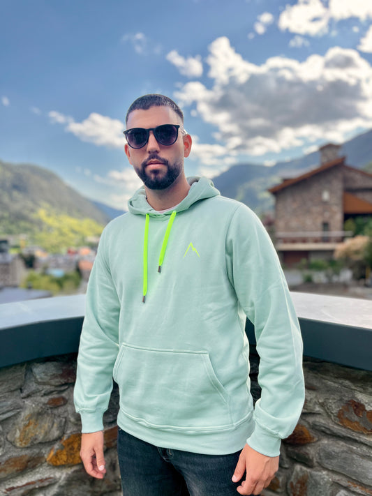 💚 Sudadera Verde Pastel & Cordones Flúor